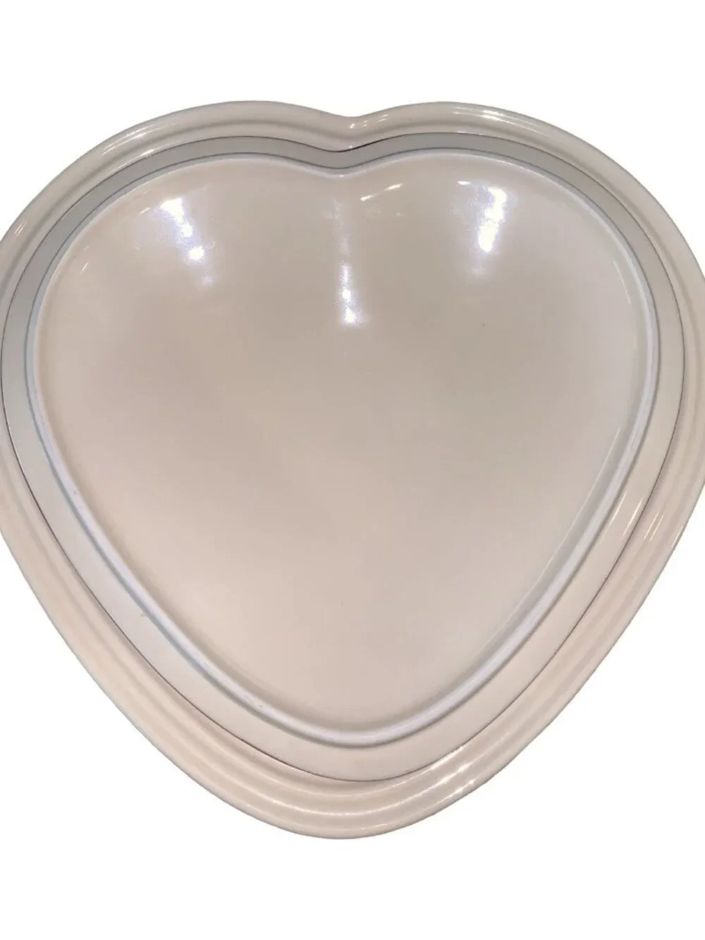 Le Creuset 2-1/2 Qt Red Heart Shaped Stoneware Baker Casserole Dutch Oven w/Lid